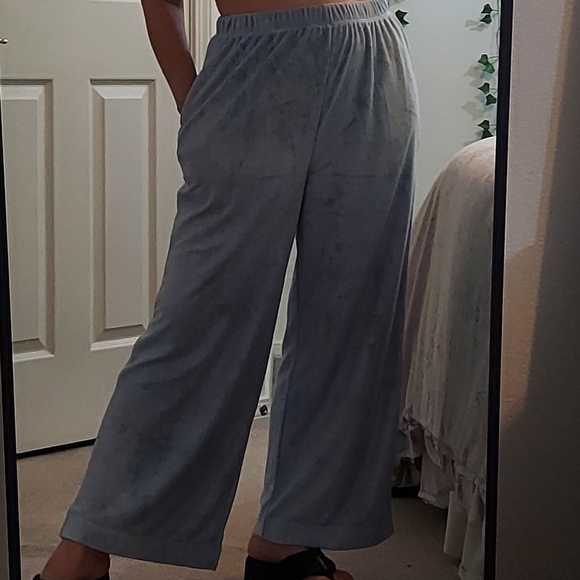 🌴FINAL SALE NWOT H&M Wide Leg Plush Pants Small - Picture 1 of 8